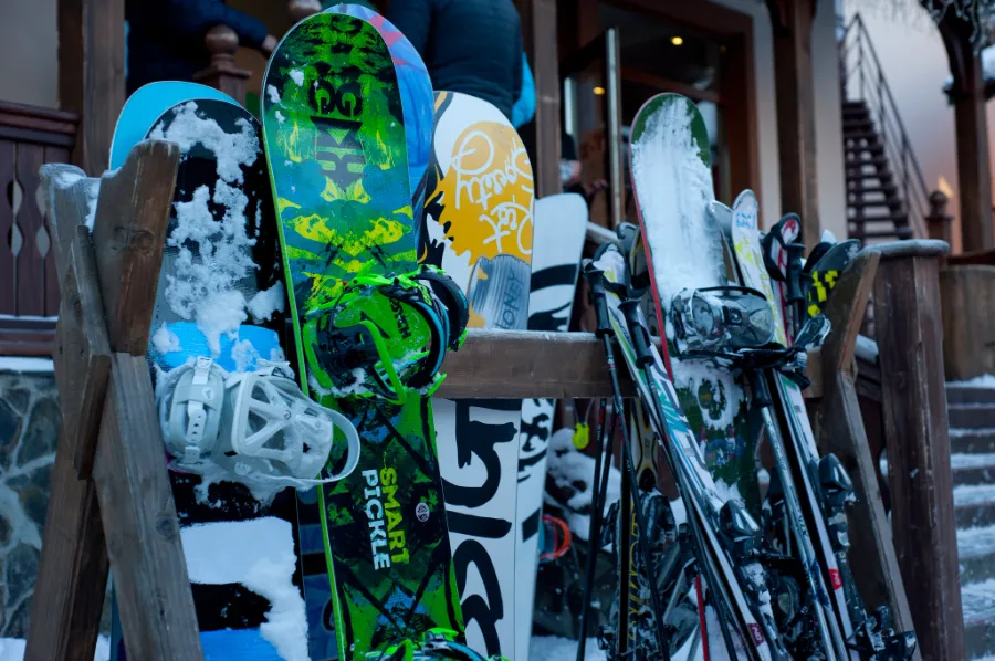 Renting vs Buying Ski and Snowboard Gear
